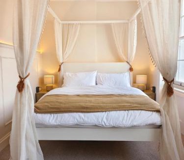 Folkestone Apartment | Ocean Whisper - 2 Bedroom Sea Front Apartment