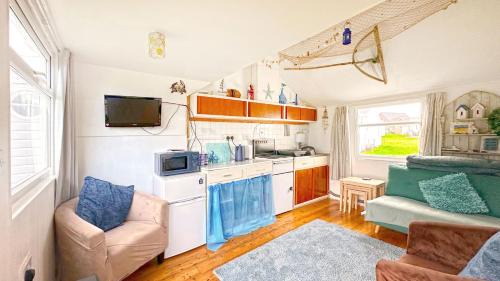 Bacton Ski Chalet | Oceans End