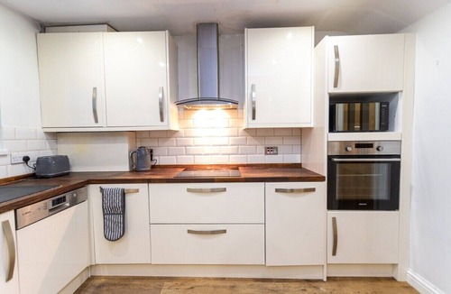 Stoke Bishop Apartment | October Discount - Long Stay - Contractors