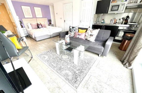 Mill Road Apartment | Old Bakery Studios Cambridge By Koala & Tree Short Lets & Serviced Accommodation