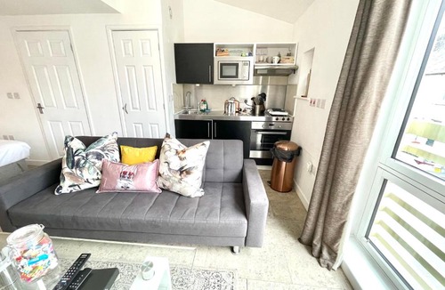 Mill Road Apartment | Old Bakery Studios Cambridge By Koala & Tree Short Lets & Serviced Accommodation