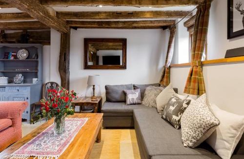 Crawley Down House | Old Barn Cottage