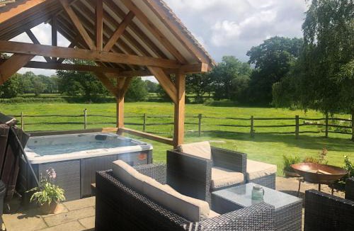 Crawley Down House | Old Barn Cottage