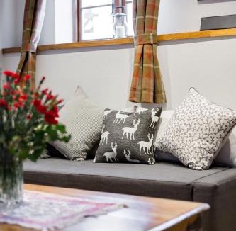 Crawley Down House | Old Barn Cottage