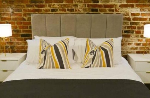 Hull Old Town Apartment | Old Dutch Embassy by Guestz