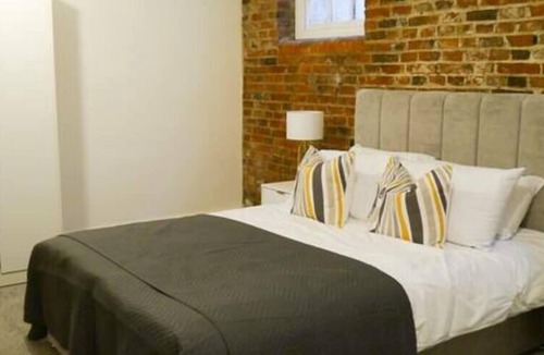 Hull Old Town Apartment | Old Dutch Embassy by Guestz