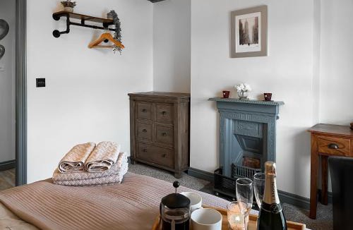 Leven House | Old Master's Cottage
