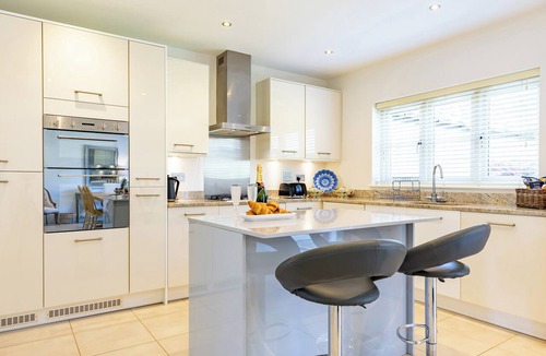 Lechlade Cottage | OLD RAILWAY CLOSE, with a garden in Lechlade-On-Thames