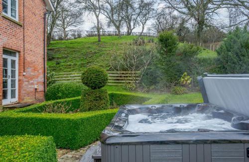 Newtown House | Old Upper Gwestydd