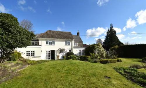 Warminster House | Old Weavers