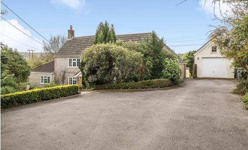 Warminster House | Old Weavers