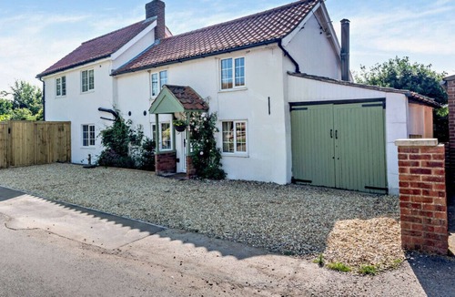 Happisburgh House | Ollands Cottage - Three Bedroom House, Sleeps 6