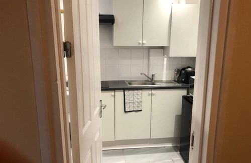 Coventry Apartment | Onsite Cosy Practical Studio - in a Quite Area