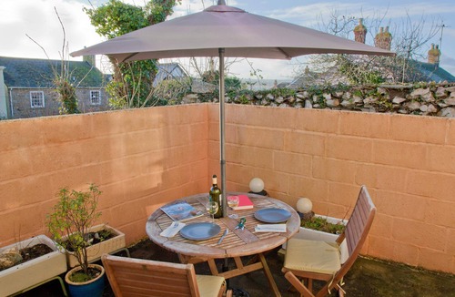 Marazion Cottage | Open plan house 1 minute to beach and St Michaels Mount causeway