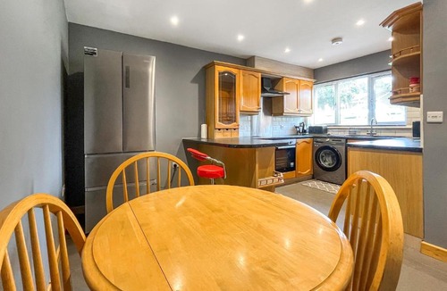 Etchinghill Apartment | Orcadians
