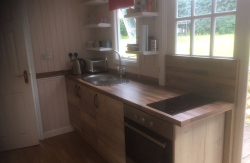 Alderholt Apartment | Paddock View Shepherds Hut