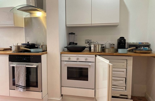 Eastbourne Seafront House | Palatial Central Seafront Villa Zen Garden BBQ Superking Bedroom Suites parking