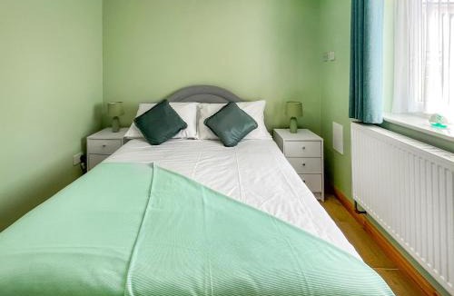 Lydd House | Parade - Uk49713
