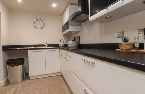 Lytham St. Anne's Cottage | PARAMOUNT APARTMENTS, pet friendly in Lytham St. Annes