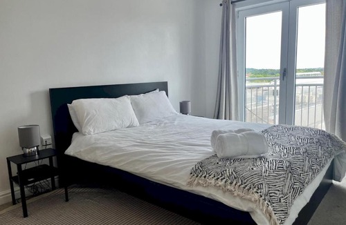 Edgware Apartment | Pass the Keys Central 2 Bed flat in Edgeware with Parking