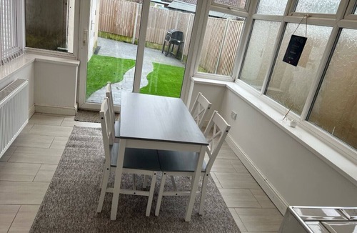 Warrington House | Peaceful 2 bed semi-detached house