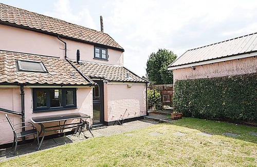 Saxmundham House | Peaceful 2BR Suffolk Retreat Near Sizewell