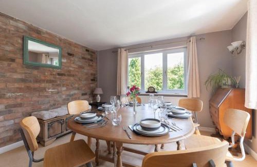 Eastington House | Peaceful 3-Bed Cottage in Eastington, near Stonehouse