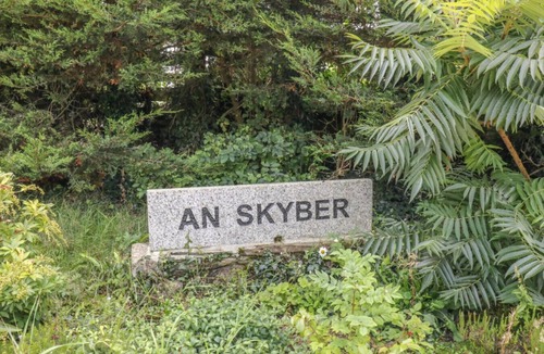 Saltash Cottage | Peaceful Countryside Cottage with Private Garden