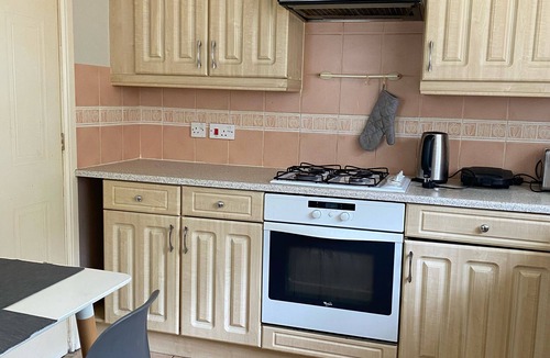 Cradley House | Peaceful Four Bedroom Birmingham Home