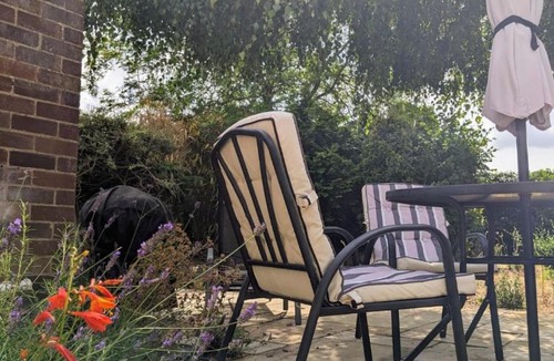 Halvergate Apartment | Peaceful Norfolk Broads 1 Bedroom 2 bath annexe