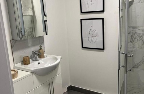 Leek Apartment | Peak Willow Apartments