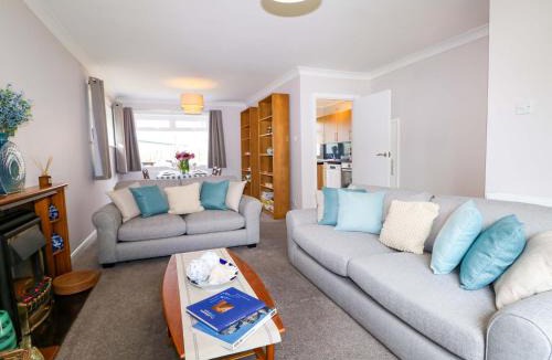 Rustington House | Pebble Place