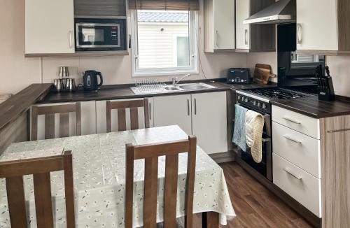 Pakefield House | Pebbles