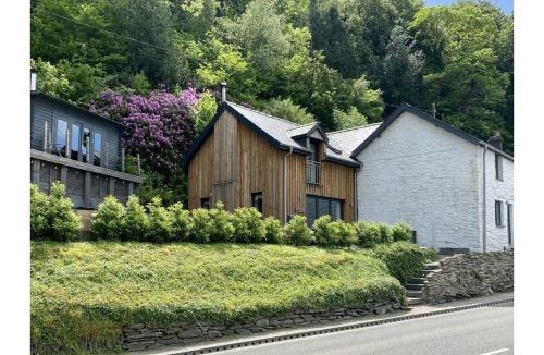 Cwrt House | Penestaer