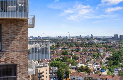 Marlborough Apartment | Penthouse Flat, Wembley Views, Balcony, Sleeps 8