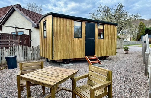 Fort William Cabin | Per Ardua Shepherds Hut