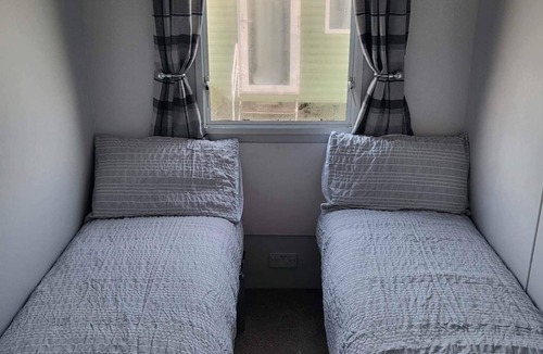 Barmston House | Pet friendly, 6 berth modern caravan