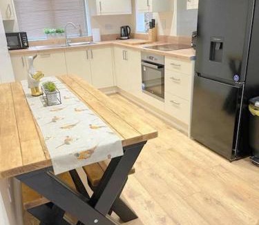 Ashbourne House | Pet Friendly Cottage Ashbourne with Parking