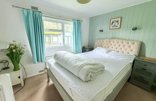 Corton Cabin | Pet friendly, luxury lodge with decking in Suffolk near the beach ref 32108A