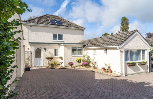 Isle of Purbeck Apartment | Peveril House, Spacious Eco-friendly Holiday Home