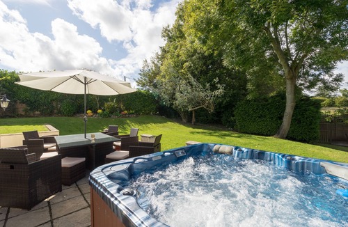 Isle of Purbeck Apartment | Peveril House, Spacious Eco-friendly Holiday Home