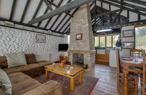 Bacton House | Pilgrims Chase - Three Bedroom House, Sleeps 6