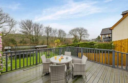 Wiseman's Bridge Apartment | Pinecroft