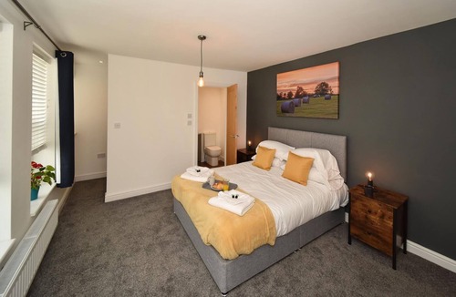 Macclesfield Apartment | Pinfold Suite - Chester Road Apartments by Premier Serviced Accommodation