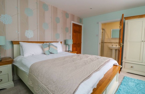Sigglesthorne Cottage | PINFOLD VIEW, pet friendly, with a garden in Seaton