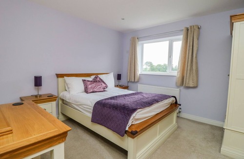 Sigglesthorne Cottage | PINFOLD VIEW, pet friendly, with a garden in Seaton