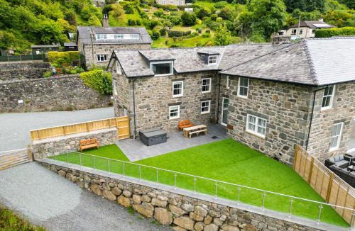 Harlech House | Plas Amherst