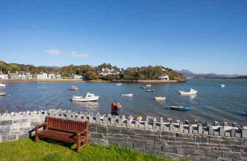 Borth-y-Gest House | Plas Mor