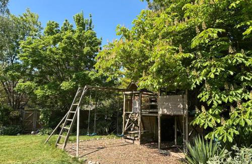 Sheldwich House | Plum Pudding Barn - private heated pool, hot tub & kids play area