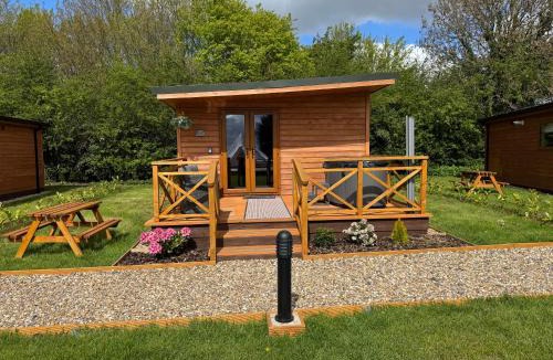 Cherry Burton House | Poppy